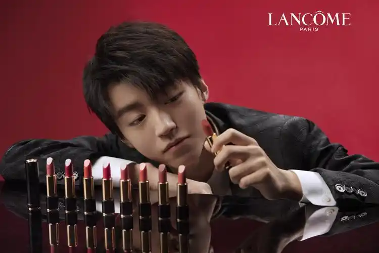 兰蔻彩妆与香水大使王俊凯化身兰蔻首席唇色灵感师,为你亲选全新