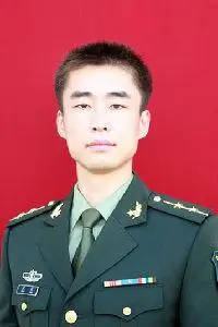 新闻台 新闻中心  东方网5月14日消息:13日是母亲节,一位军人的母亲