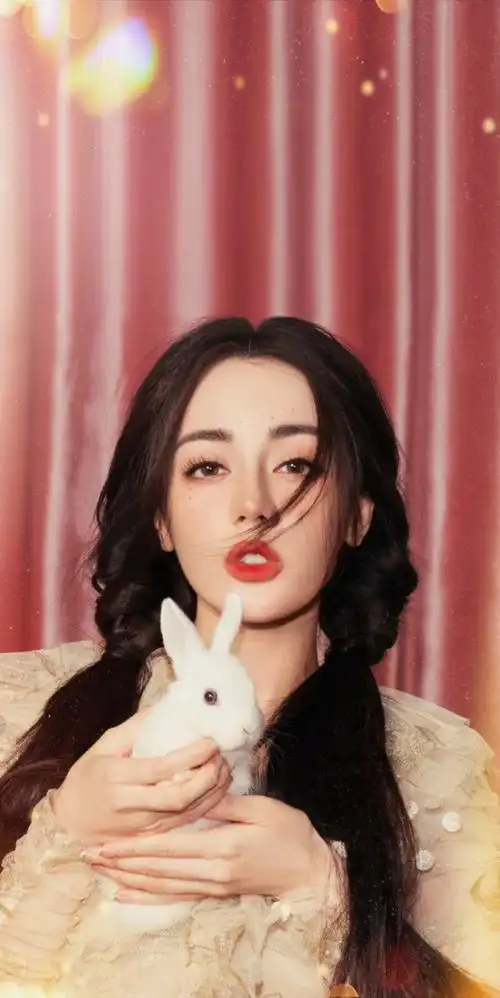 迪丽热巴新年照片