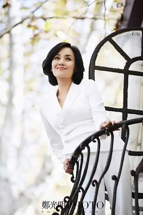 李颖20张精美的照片