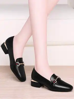 意尔康真皮平底皮鞋妈妈春季软底单鞋中年女士春秋乐福鞋