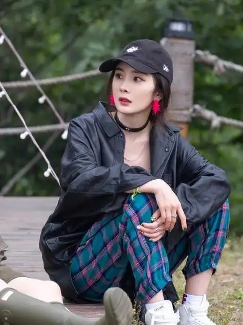 一朝被蛇咬,十年怕井绳?杨幂与嘉行传媒的恩怨情仇