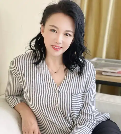 回顾国家一级演员马丽心疼酷妈嫁人后与丈夫将她当成宝