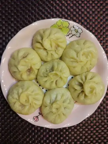 斑马小做的鲜美多汁的洋葱牛肉包子