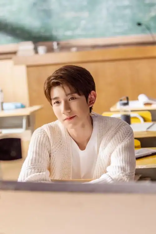 王源温柔静谧写真图片66