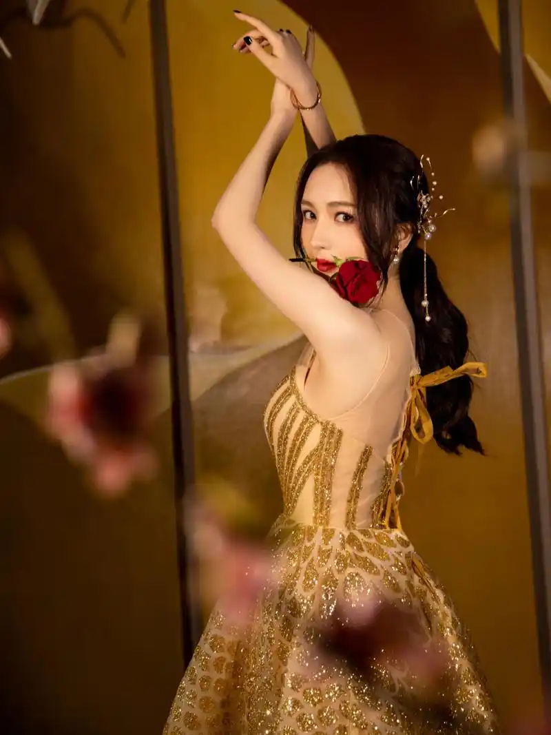 明星写真美图|靳梦佳