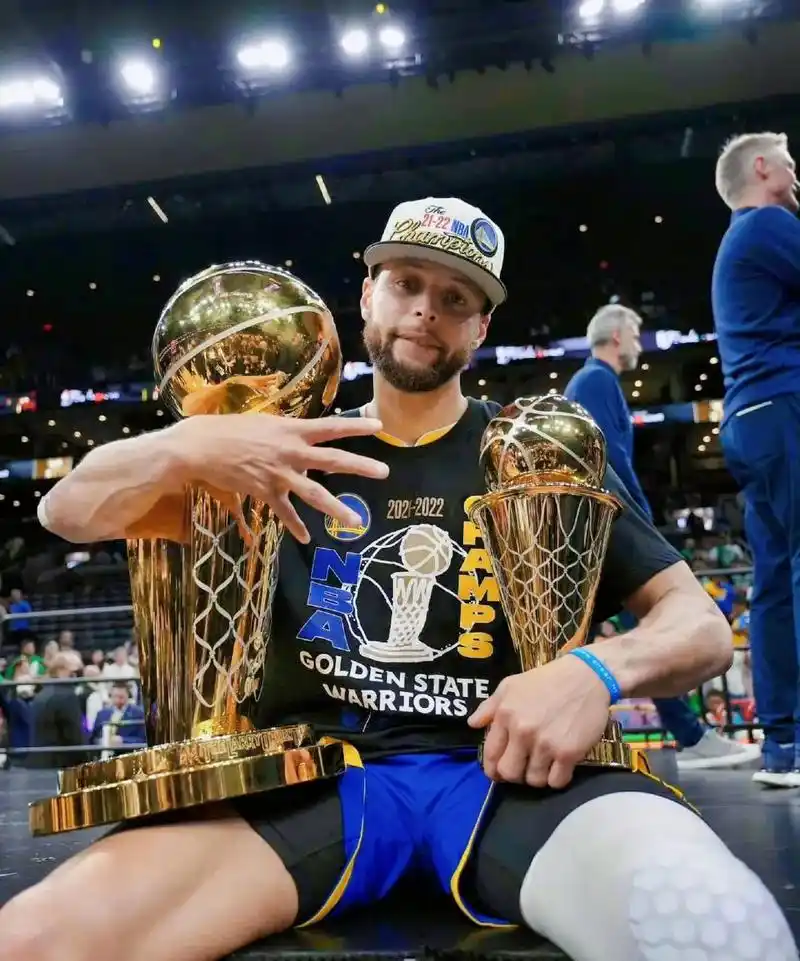 勇士总冠军# 96#库里fmvp#   终是奥克兰的风吹到了 - 抖音