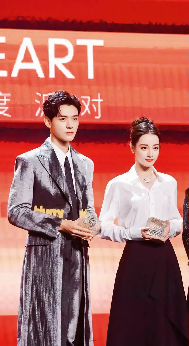 磕cp的快乐95#势俊丽敌 #龚俊#迪丽热巴 #安乐传好养眼 - 抖音