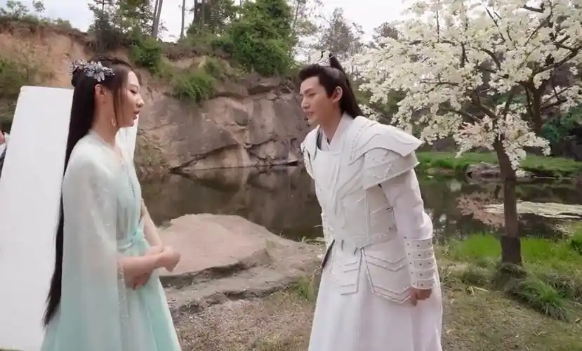 遇龙青青被利用阁主灵力散尽保她命格烙下流星痕的另有其人