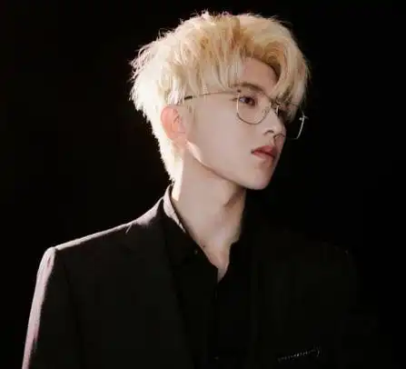 蔡徐坤打胎风波后首次回应:与c女士交往双方自愿,无违法行为