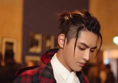 男生扎刘海的百种方法,文艺酷帅兼具的潮男扎发,非主流男生get-图1