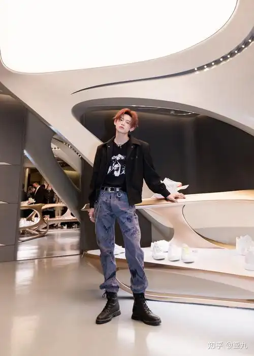 小鬼王琳凯全身照有没有在线等