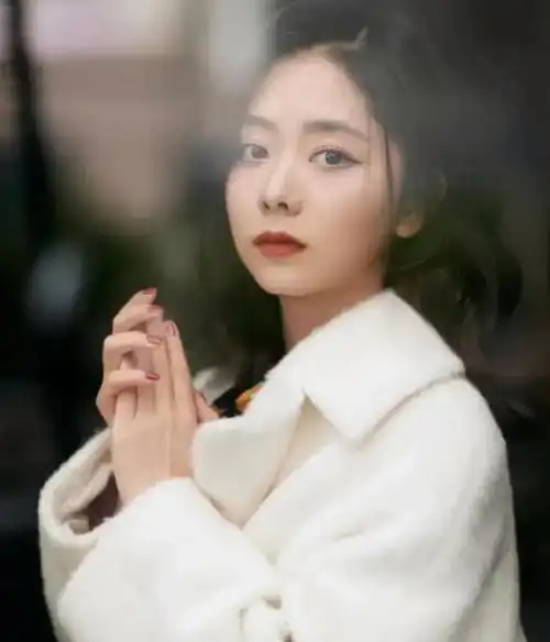 善恶到头终有报33岁无人敢娶的谭松韵已经活成了笑话