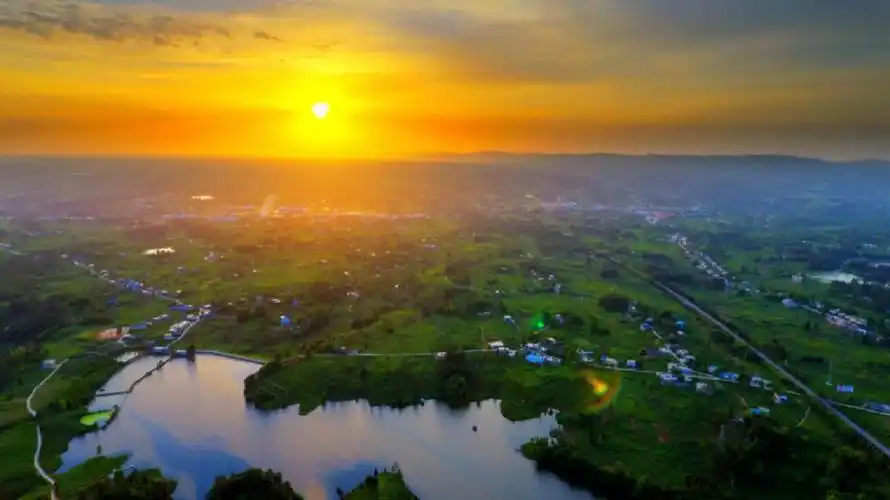 名山月亮湖小众又不拥堵的景点