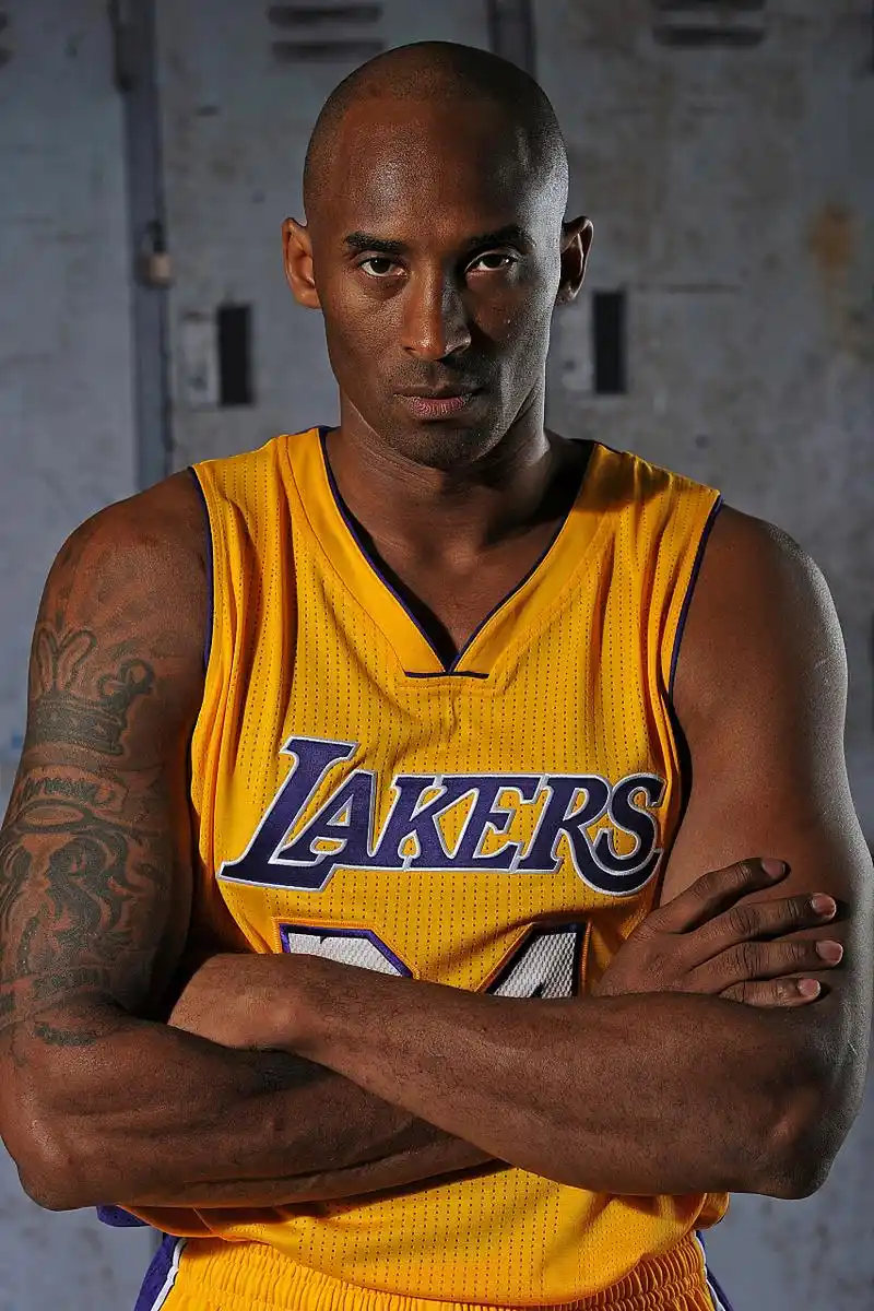 科比老大不要怕,虽然你休息了好多年,我们也长大了,有的变老了但是你