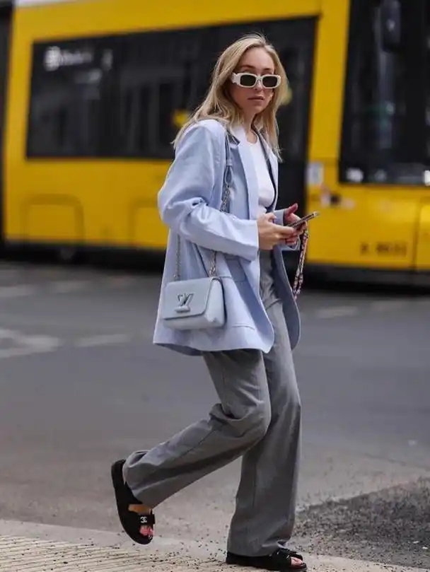 灰色 蓝色,绝美高级感"配色",冬天这样穿搭太显气质了