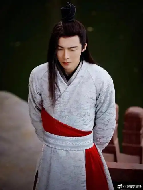 摩登兄弟刘宇宁就是妥妥的古装美男!