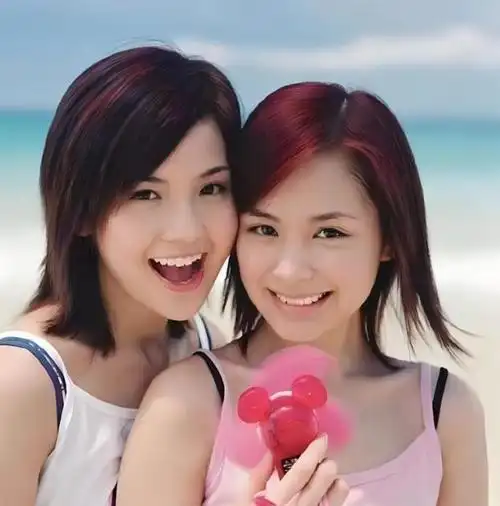 黄圣依算不算大美人看了和阿娇刘亦菲的合影就知道了