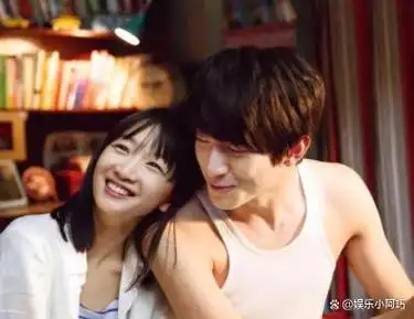 当时,林更新还没有和他的大学女友传出分手的消息.