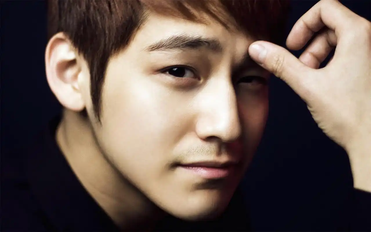 韩国男星金范酷炫帅气时尚简约写真桌面壁纸(一)