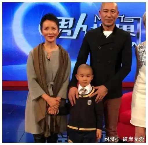 嫁演员师小红丁克12年愁坏婆婆谢兰39岁怀孕全家乐开怀