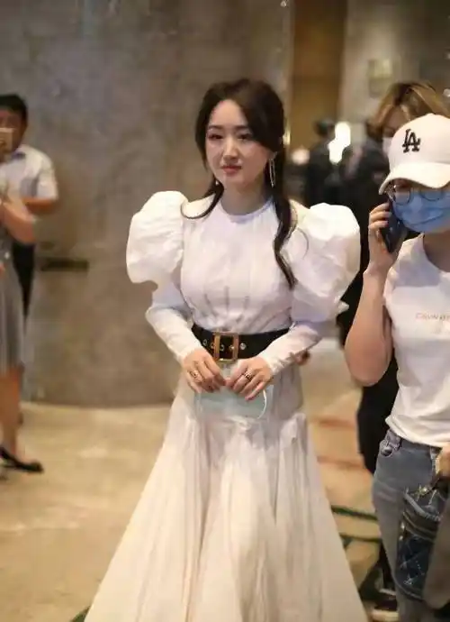 杨钰莹经历了啥?