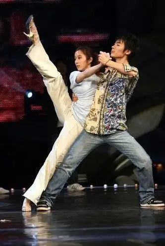 超囧 爱秀劈腿销魂绝技的大牌女星