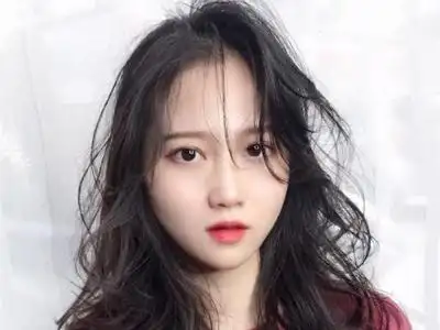 女生中长发烫发卷发 空气感女神烫浪漫迷人-烫发发型-发型站_最新流行