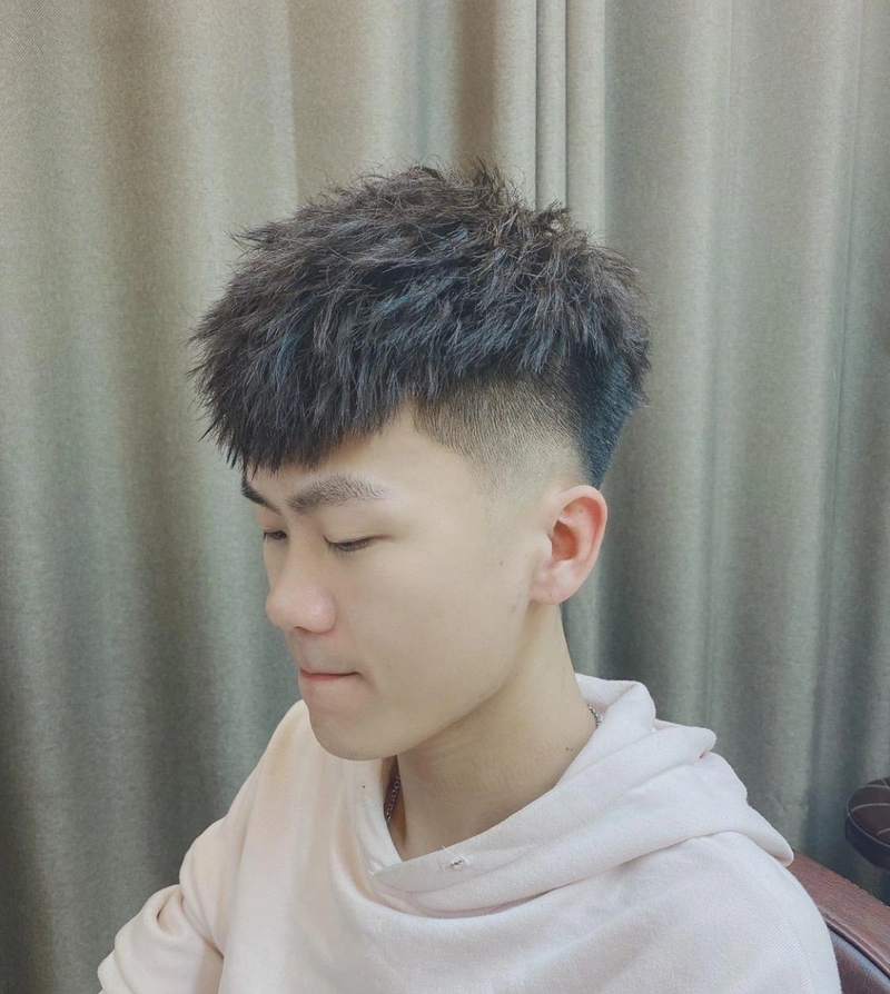 当下最火男士发型19款蓬松时尚显精神帅气的男生都在剪