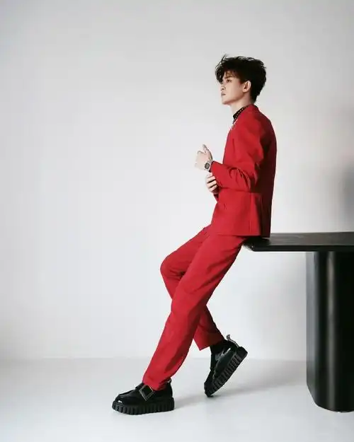 tasaki塔思琦中国区品牌代言人任嘉伦##rogervivier品牌代言人任嘉