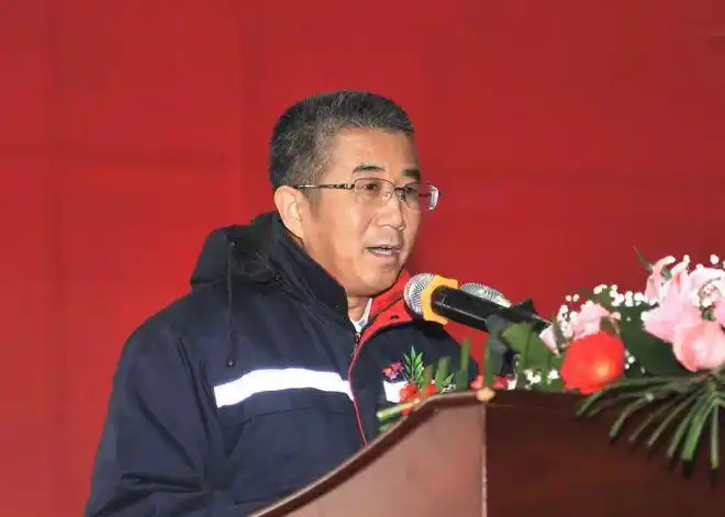 市政府副秘书长刘海涛,市工信局局长王学峰,市发改委副主任李建齐