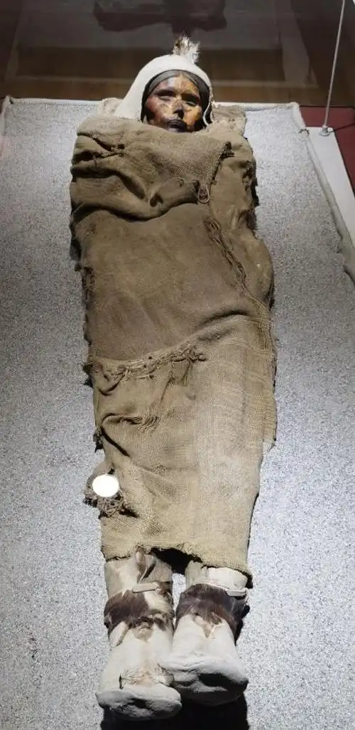 罗布泊出土一具3800年前的干尸,日本用技术复原干尸容貌:太美了