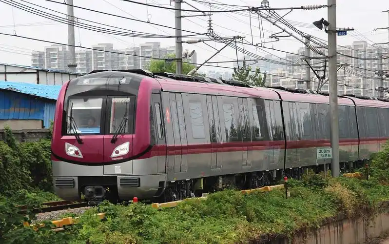 原创南京建设首条无人驾驶的地铁线路列车采用b型鼓形列车6节编组