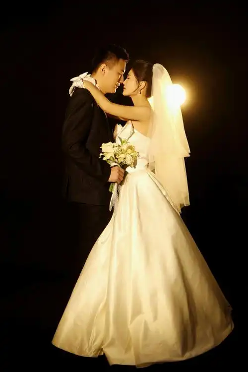 武汉视尚婚纱摄影娲格旅拍光影婚纱照