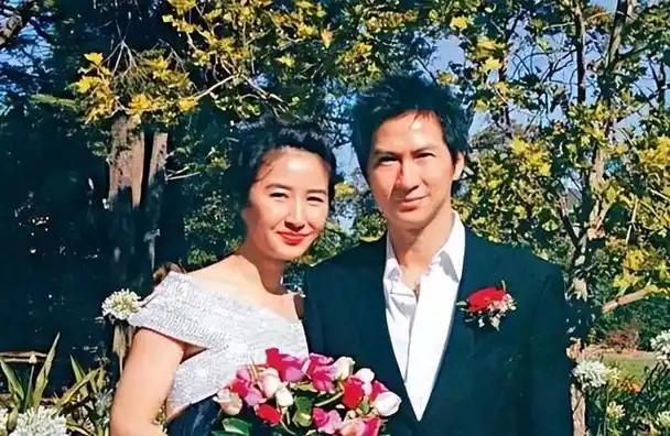 傅晶个人资料老公