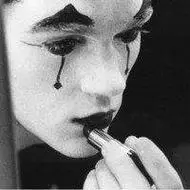 笑着哭小丑面具头像伤感的面具小丑笑着哭图片头像