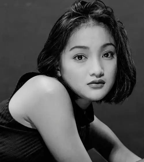 摄影师分享周迅19岁旧照,眼睛更有灵气了!_高清图集_新浪网