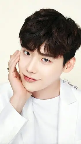 韩国人气男明星李钟硕