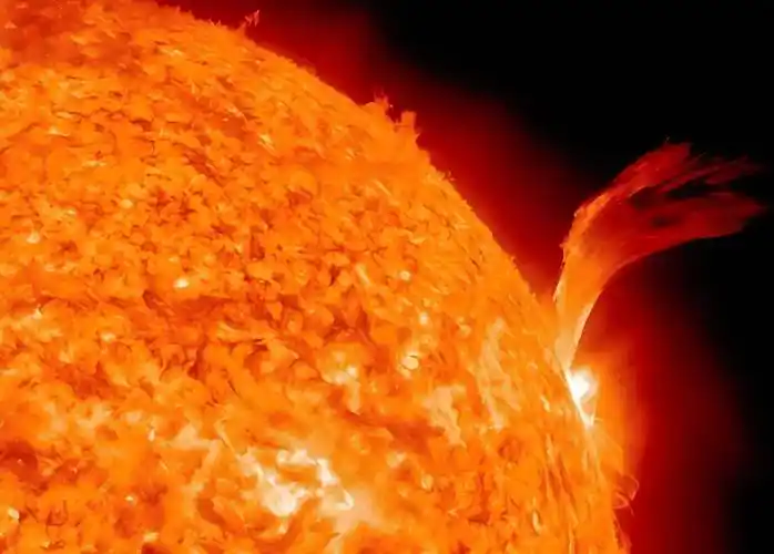 阳光双刃剑:长时间晒太阳的影响