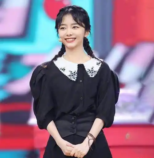 有种"整容"叫谭松韵证件照,圆脸不见了,a穿上西装就爆炸_演技_印象