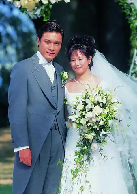 14年前罗嘉良抛弃相爱30年的方敏仪,投入苏岩怀抱,如今他幸福吗