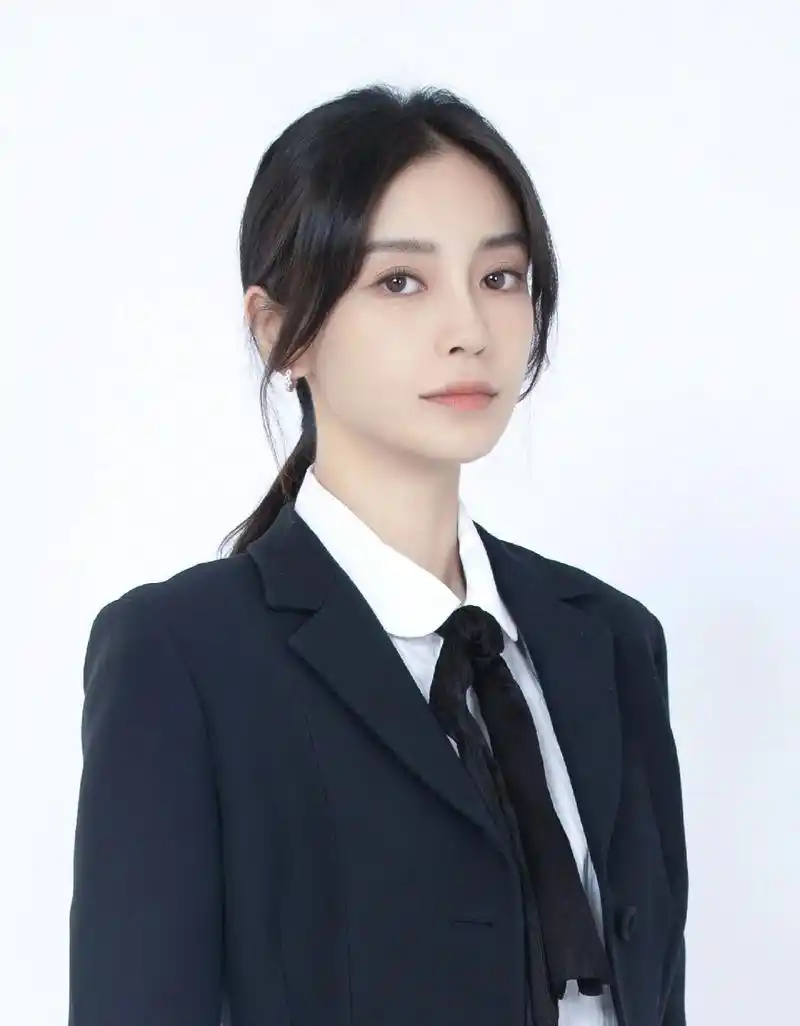 证件照又多一枚#angelababy #暮色心约杨颖 - 抖音