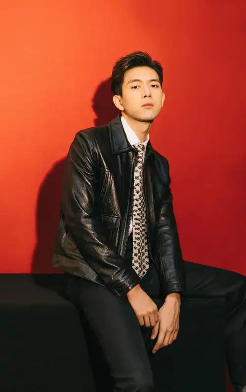 李现帅气利落写真图片17