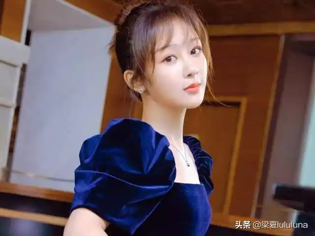 深扒杨紫421事件替原老板小四背锅表白被拒究竟怎么回事