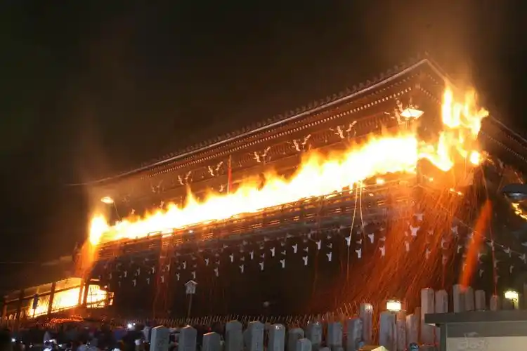 古都奈良:流淌千年的火