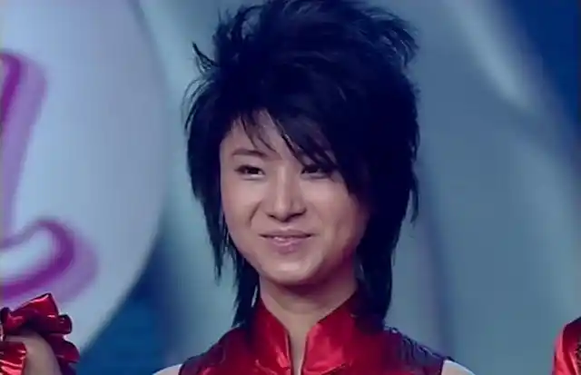 看看14年前的尚雯婕,跟现在判若两人.