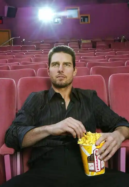 优质男穿衣标准!58岁阿汤哥重现《碟中谍7》,三件套太时髦了