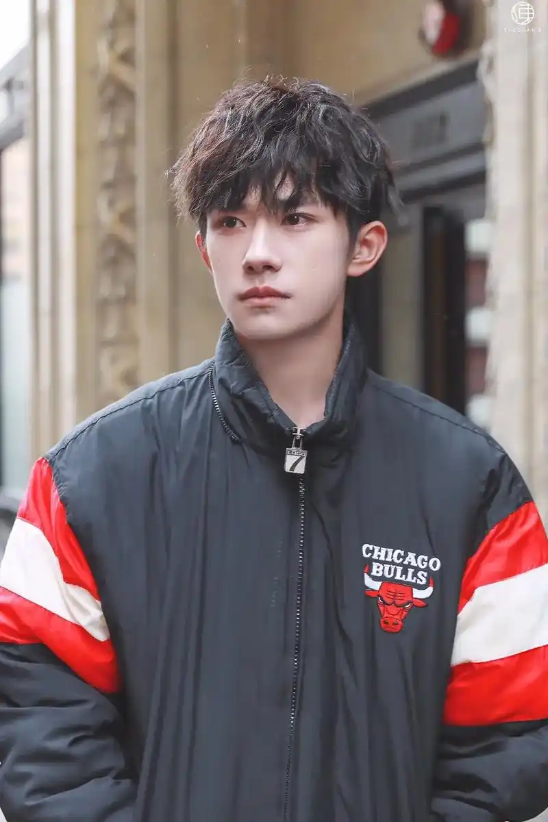 小千的私服真的好看又很舒服的感觉#易烊千玺 #养成系 #穿搭 - 抖音