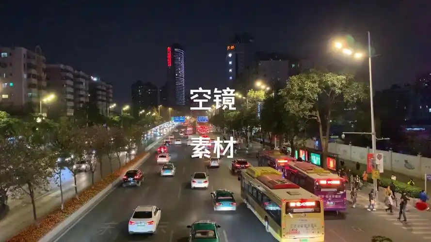 4k夜景城市人物人流行走穿梭车流交通街道夜市延时航拍短视频素材13