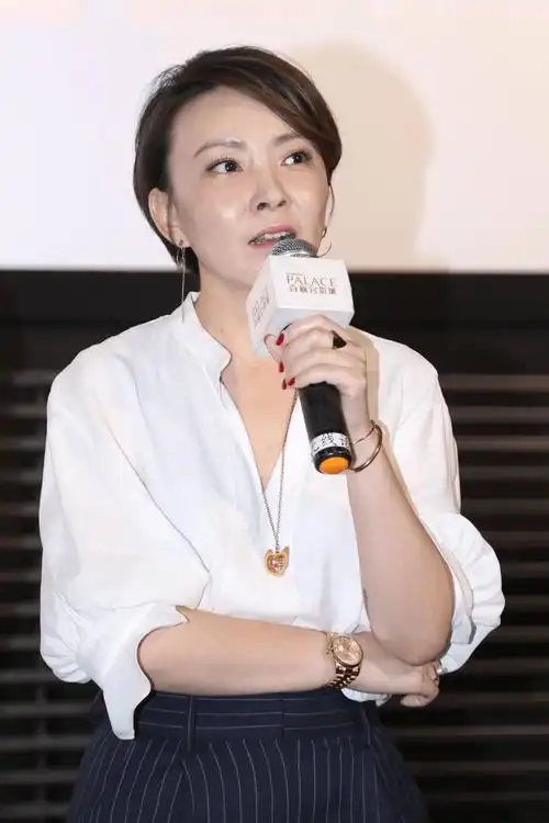 她是张嘉译前女友,放弃电视"铁饭碗"当演员,干一行像一行_刘威葳_陈格